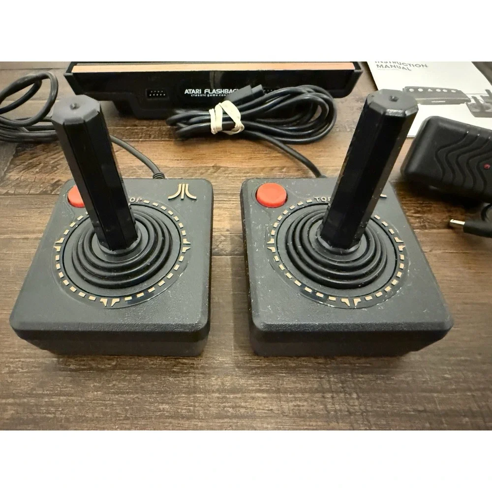 Atari Flashback Console 105 Built In Games 40th Anniversary 2 Controllers AV EUC